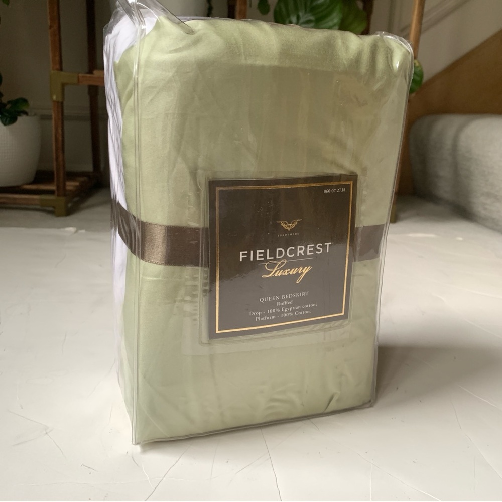 NWT Fieldcrest Luxury Queen Bedskirt 100% Egyptian Cotton Green Ruffled 17” Drop